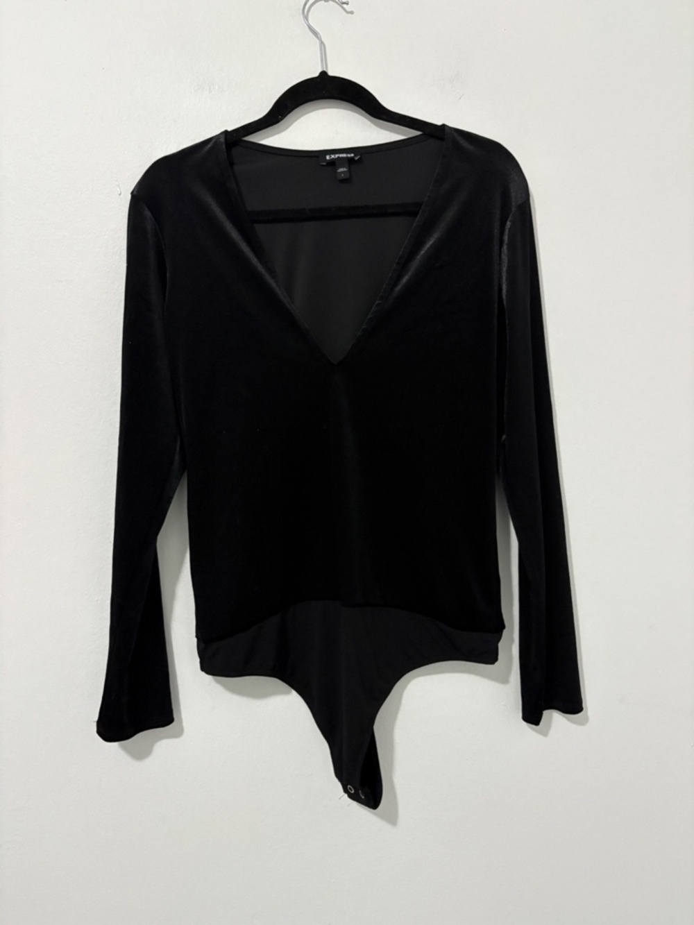 Express Black Velvet Long Sleeve Bodysuit V-neck Women's Size Large Minimalist - Picture 3 of 6